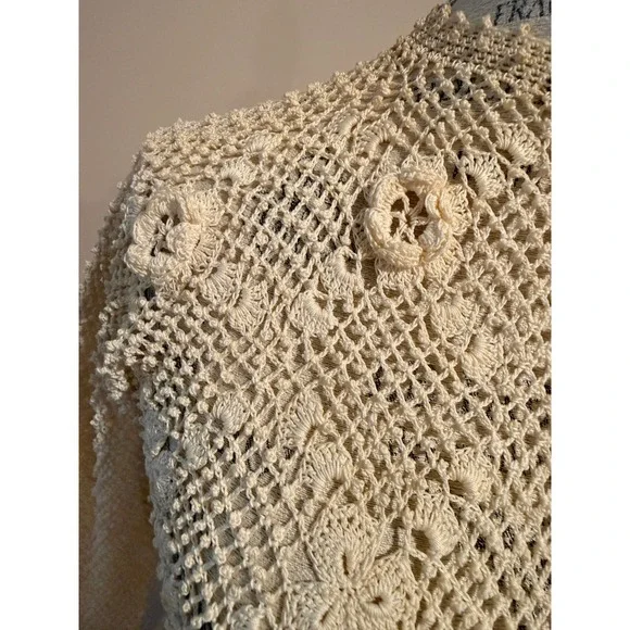Women's Vintage 70's Crochet Coquette Top With Floral Appliques Size M - Picture 2 of 6